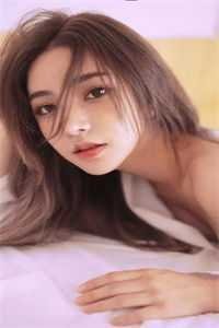 逃出囚笼归来，她将世子踢下神坛完结版