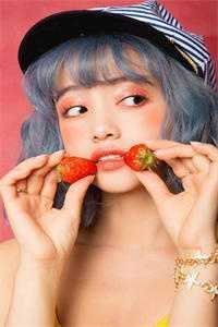 逃出囚笼归来，她将世子踢下神坛必读文