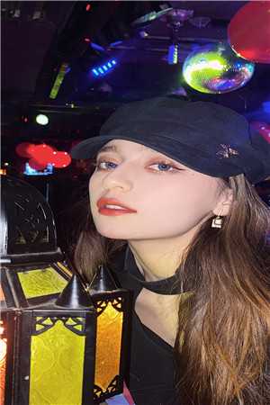 开局废皇子，别慌，先开个宝箱！免费看