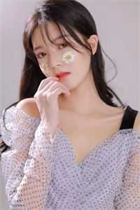 婚礼当天未婚妻助理把戎装换成和服，我反手掏出打火机免费