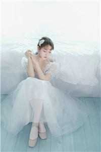 未婚夫在订婚宴玩脱衣纸牌，我让他在公海跳海好看的小说推荐完结